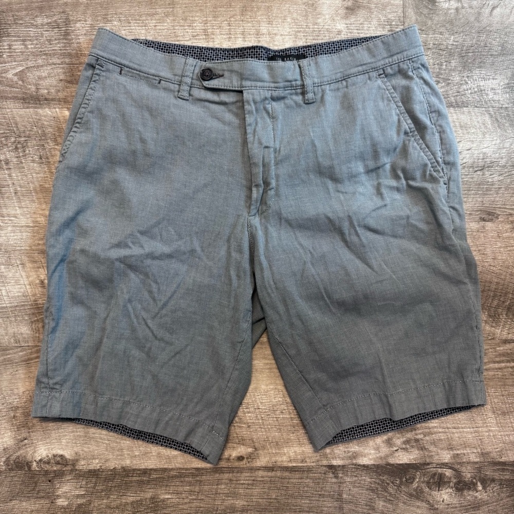 Ted Baker London Micro Check Gray Flat Front Shorts Mens Sz. 33R